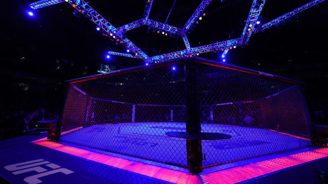 Former UFC Lightweight Star Makes Surprise Unretirement